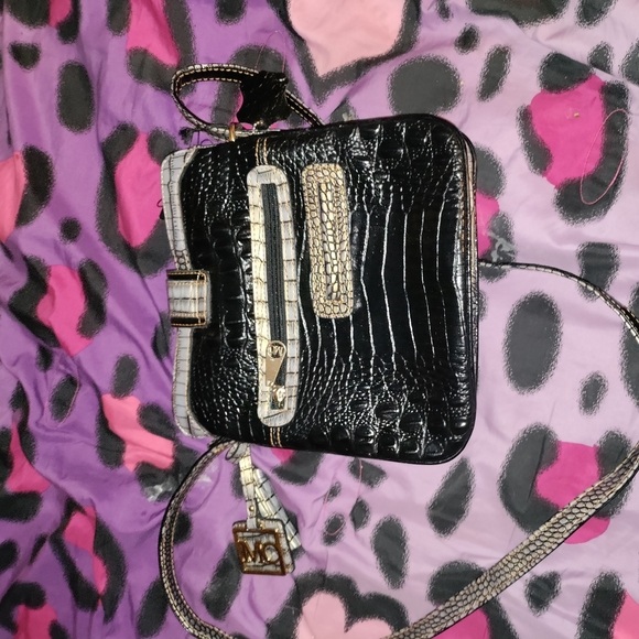 Purse - Picture 2 of 3